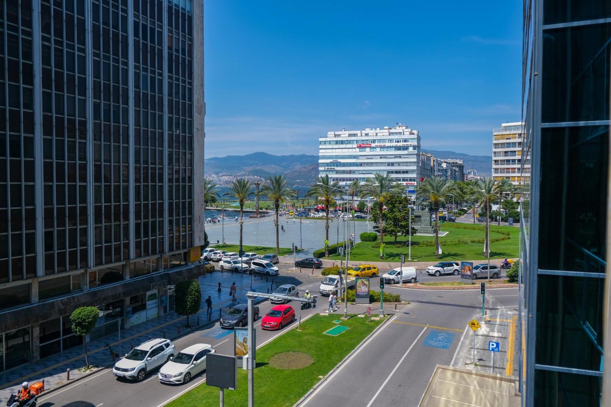 Bulvar Hotel Izmir Exterior photo