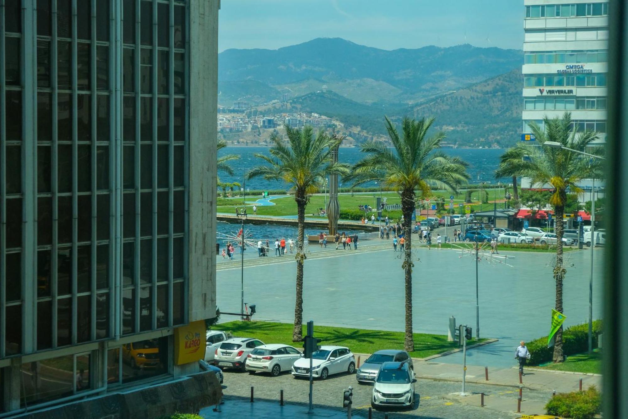 Bulvar Hotel Izmir Exterior photo